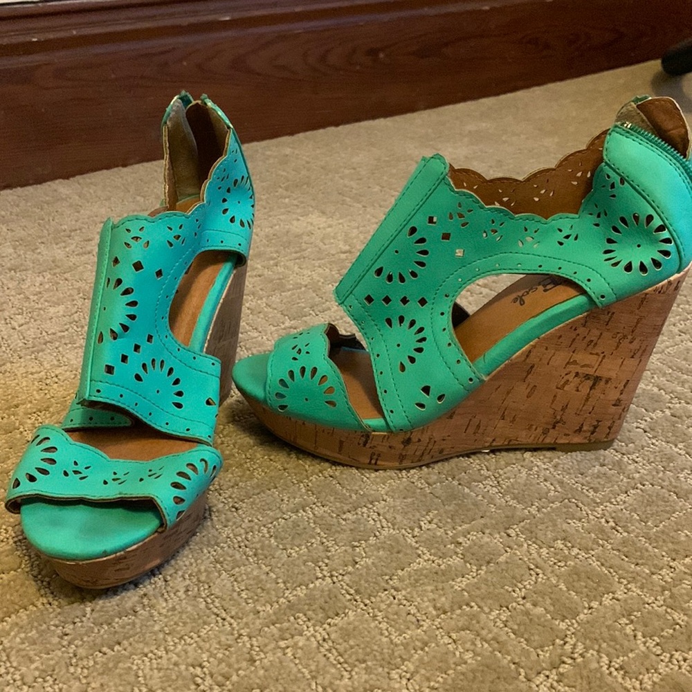 BKE teal wedges barely worn size 7.5